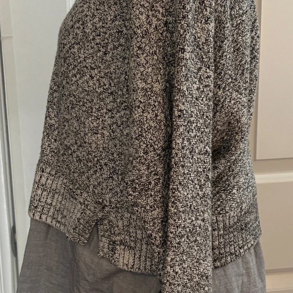 Banana Republic Cotton Blend Knit Sweater with Layered Hem - Picture 4 of 11